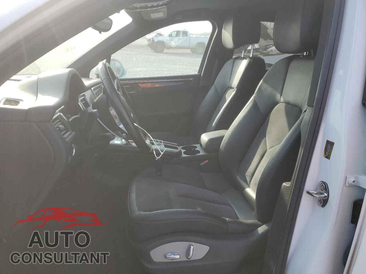 PORSCHE MACAN 2017 - WP1AA2A5XHLB82015