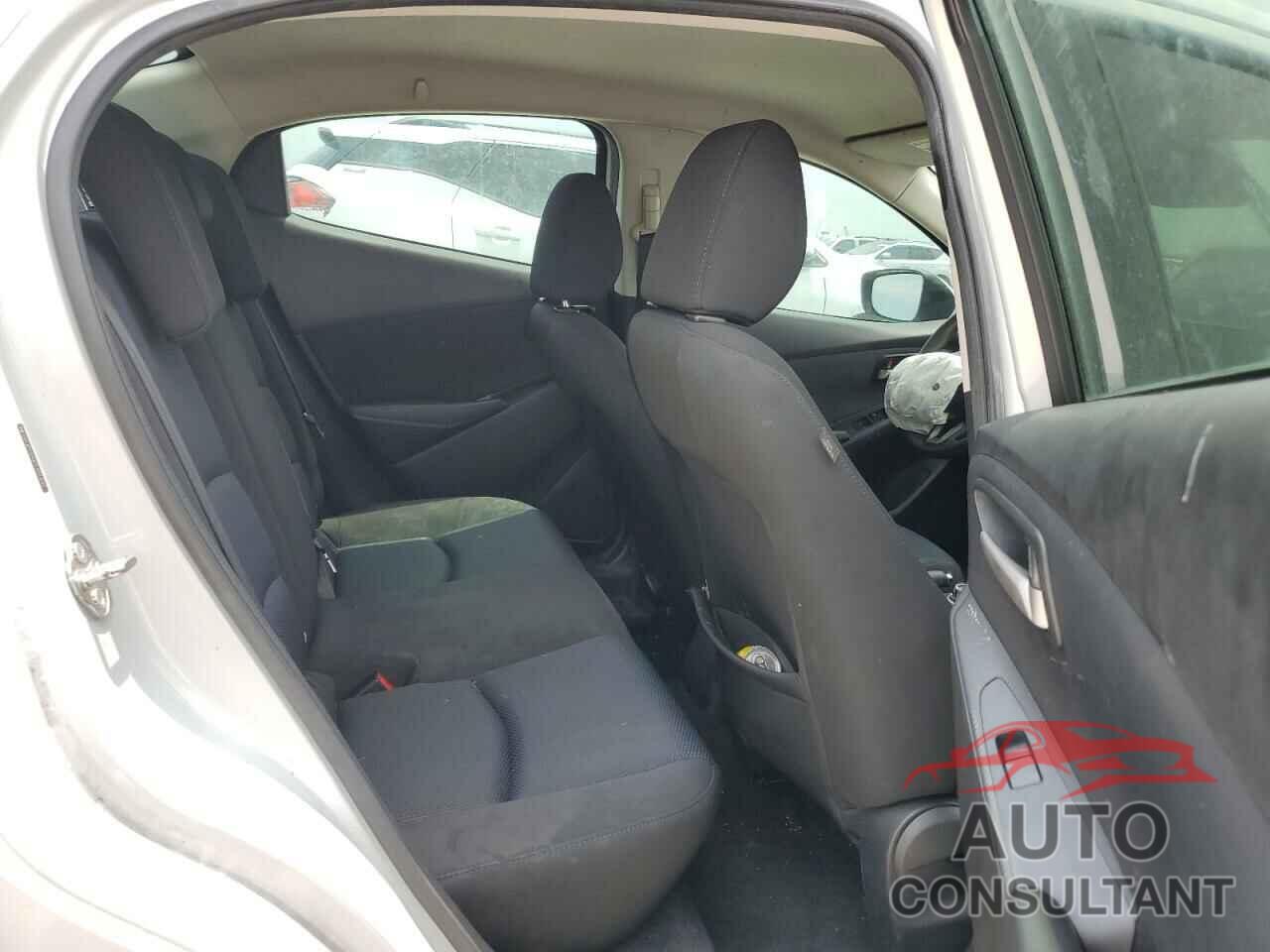 TOYOTA YARIS 2019 - 3MYDLBYV9KY517991