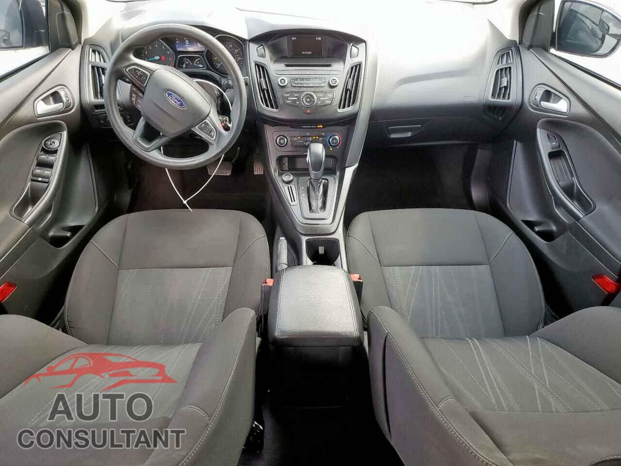 FORD FOCUS 2017 - 1FADP3F22HL303420