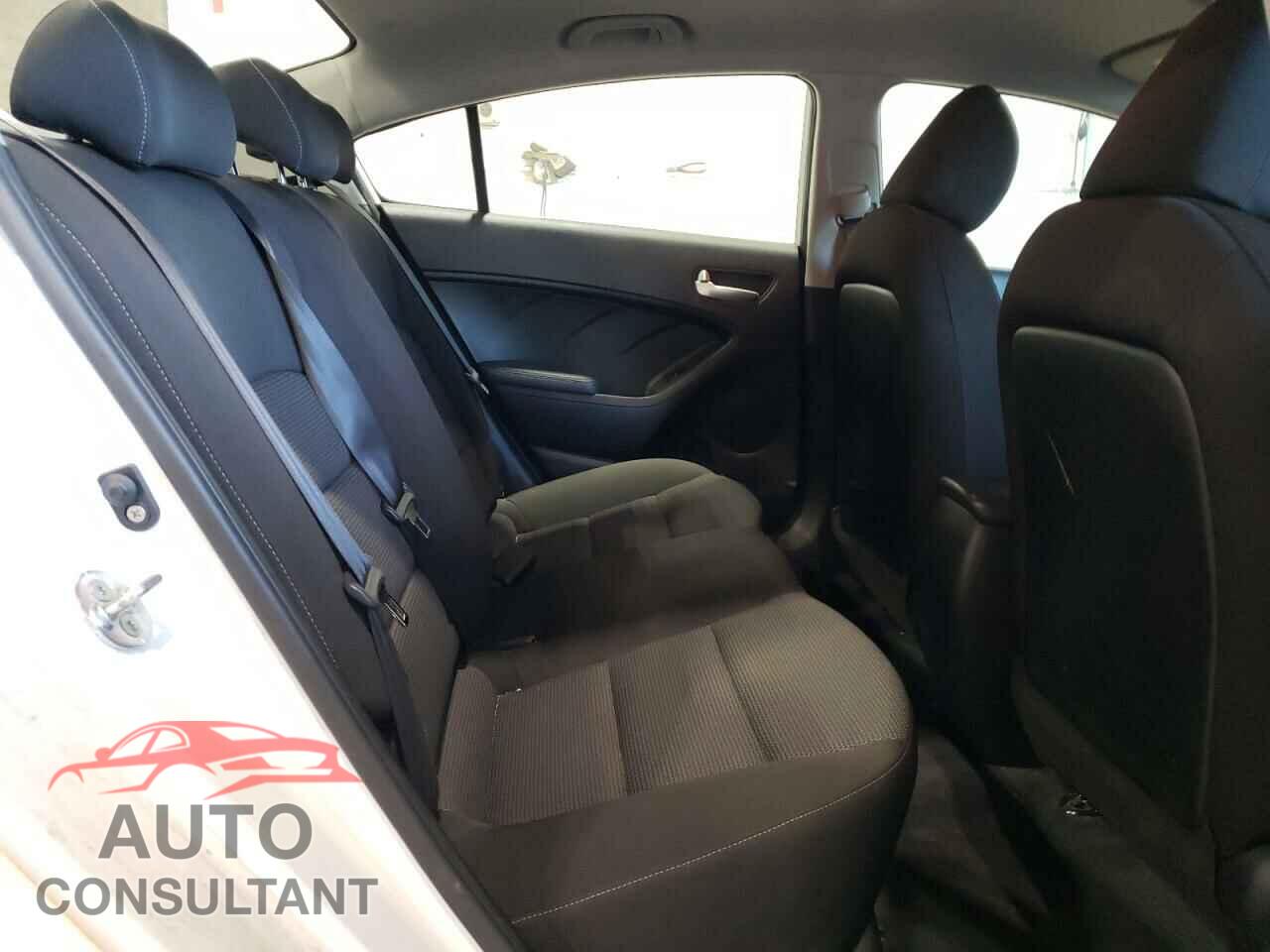 KIA FORTE 2017 - 3KPFK4A74HE081935