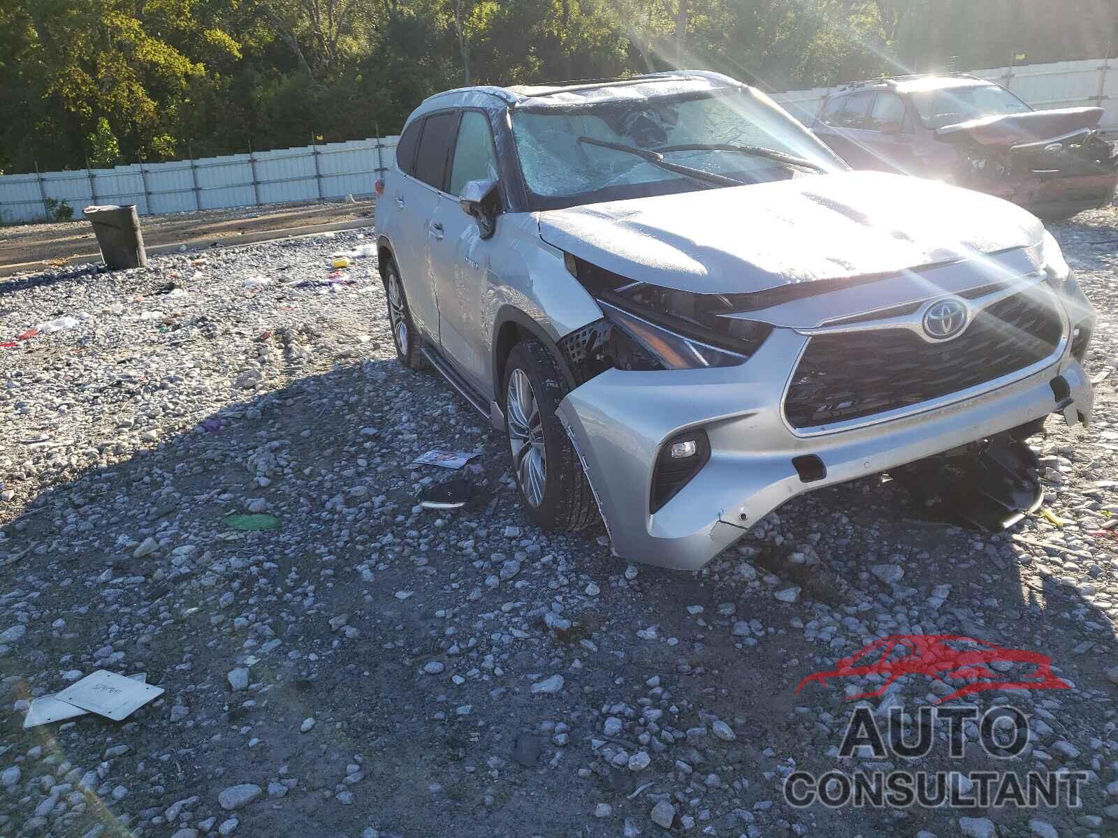 TOYOTA HIGHLANDER 2021 - 5TDFARAHXMS005502