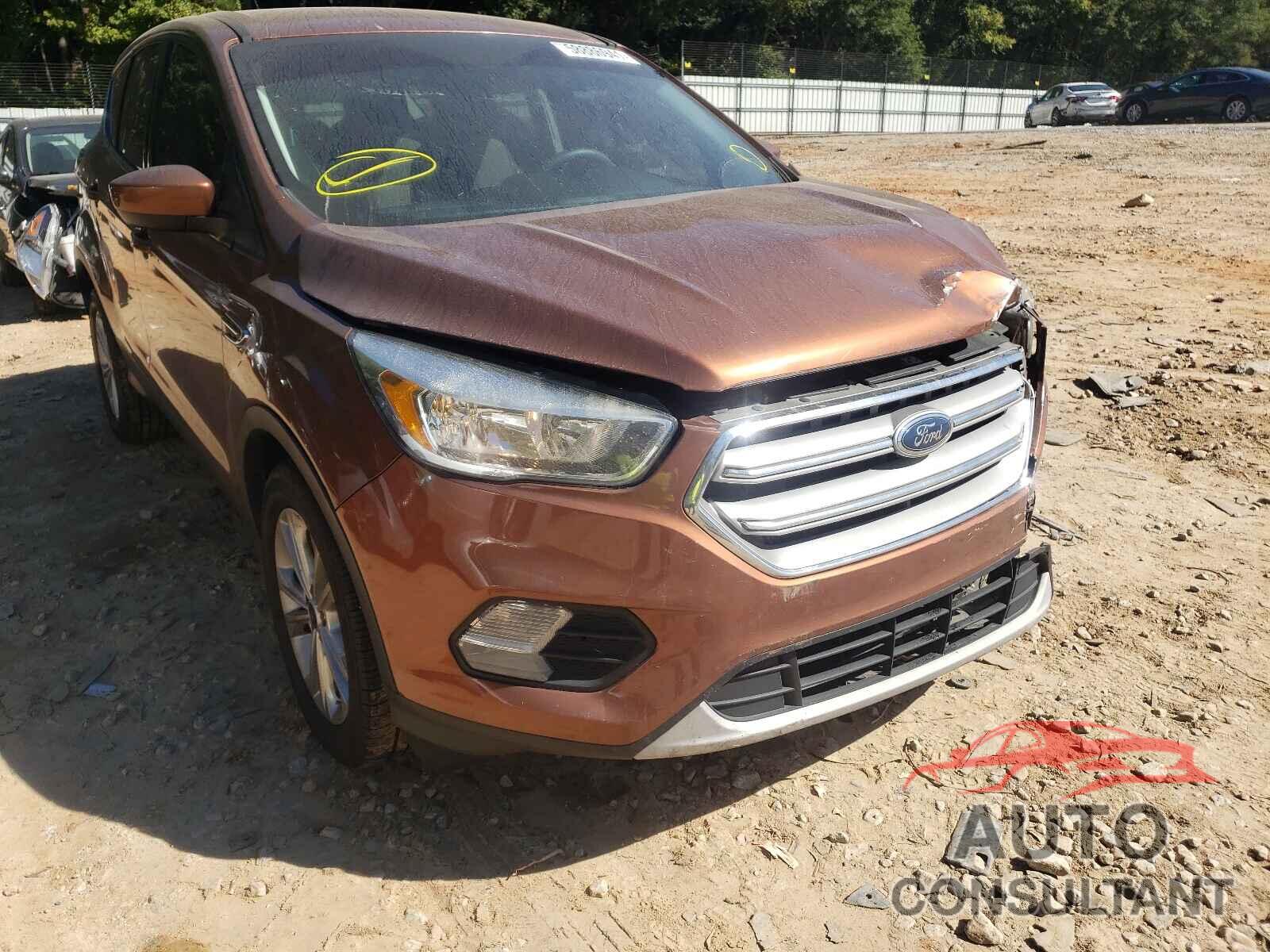 FORD ESCAPE 2017 - 1FMCU0GD2HUA62252