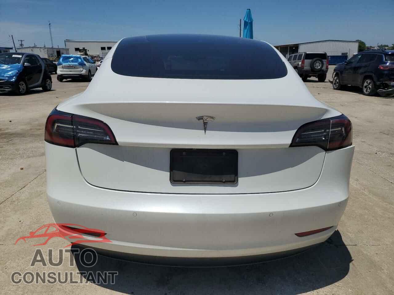 TESLA MODEL 3 2021 - 5YJ3E1EA0MF060745