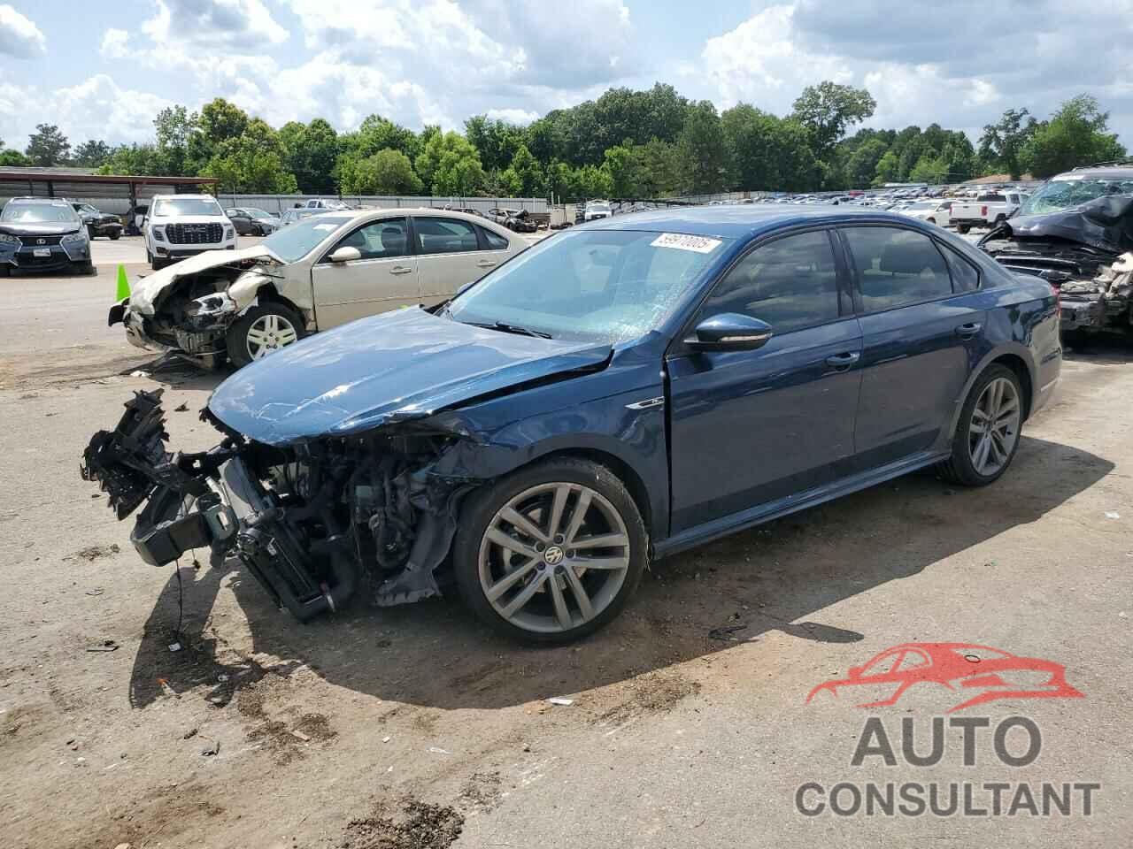 VOLKSWAGEN PASSAT 2018 - 1VWAA7A32JC015745