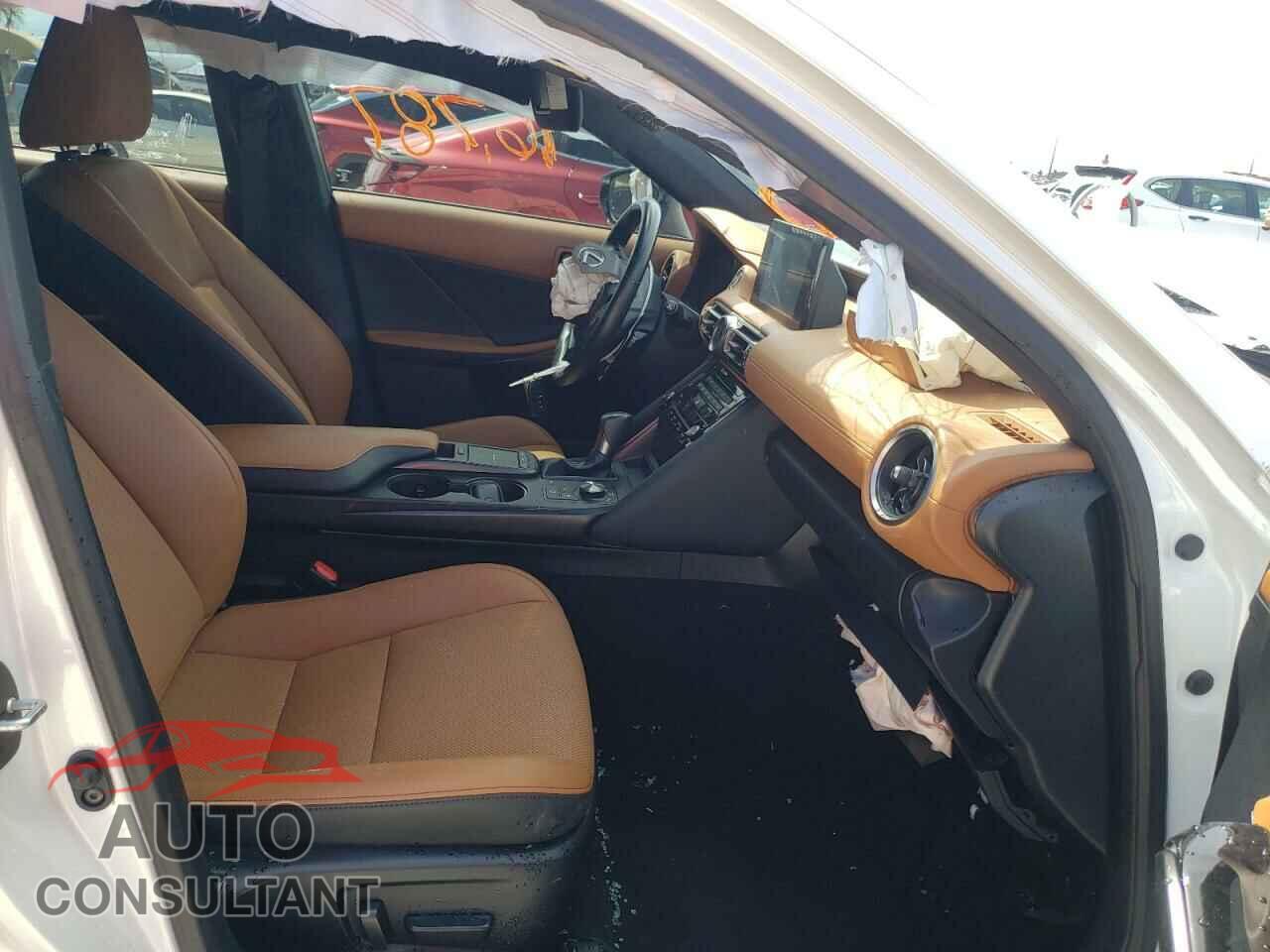 LEXUS IS 2021 - JTHAA1D21M5113417