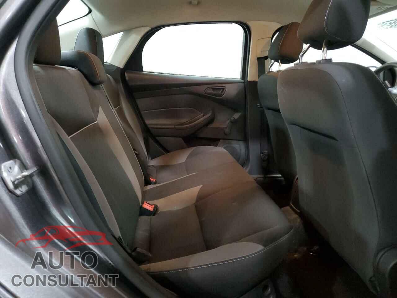FORD FOCUS 2013 - 1FADP3E2XDL379950