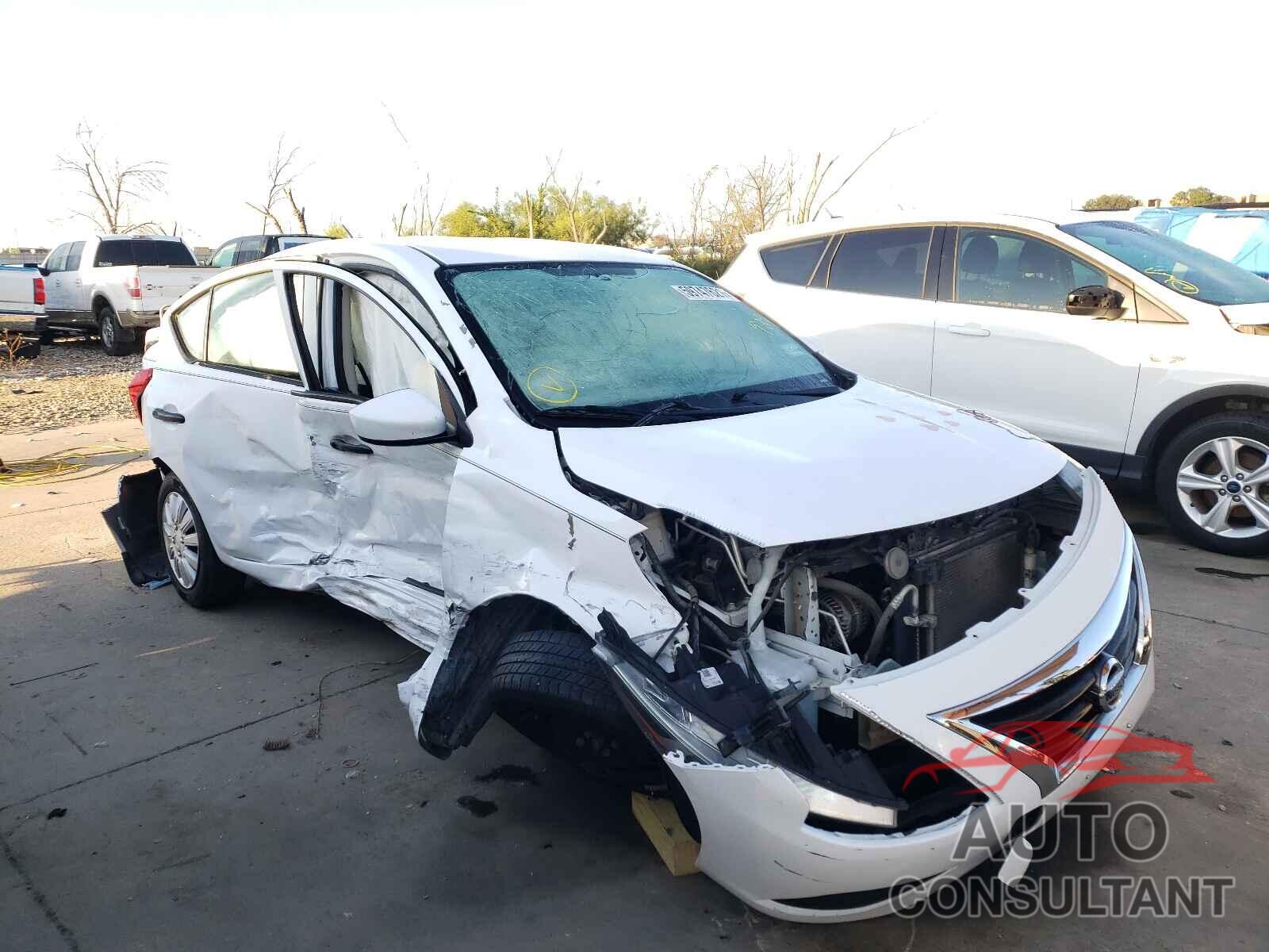 NISSAN VERSA 2017 - 3N1CN7APXHL851727