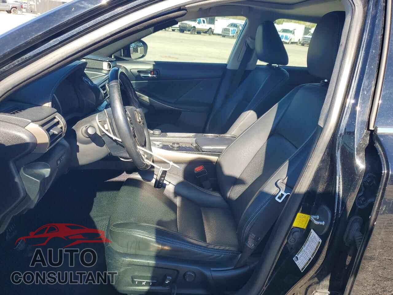 LEXUS IS 2014 - JTHBF1D20E5035512