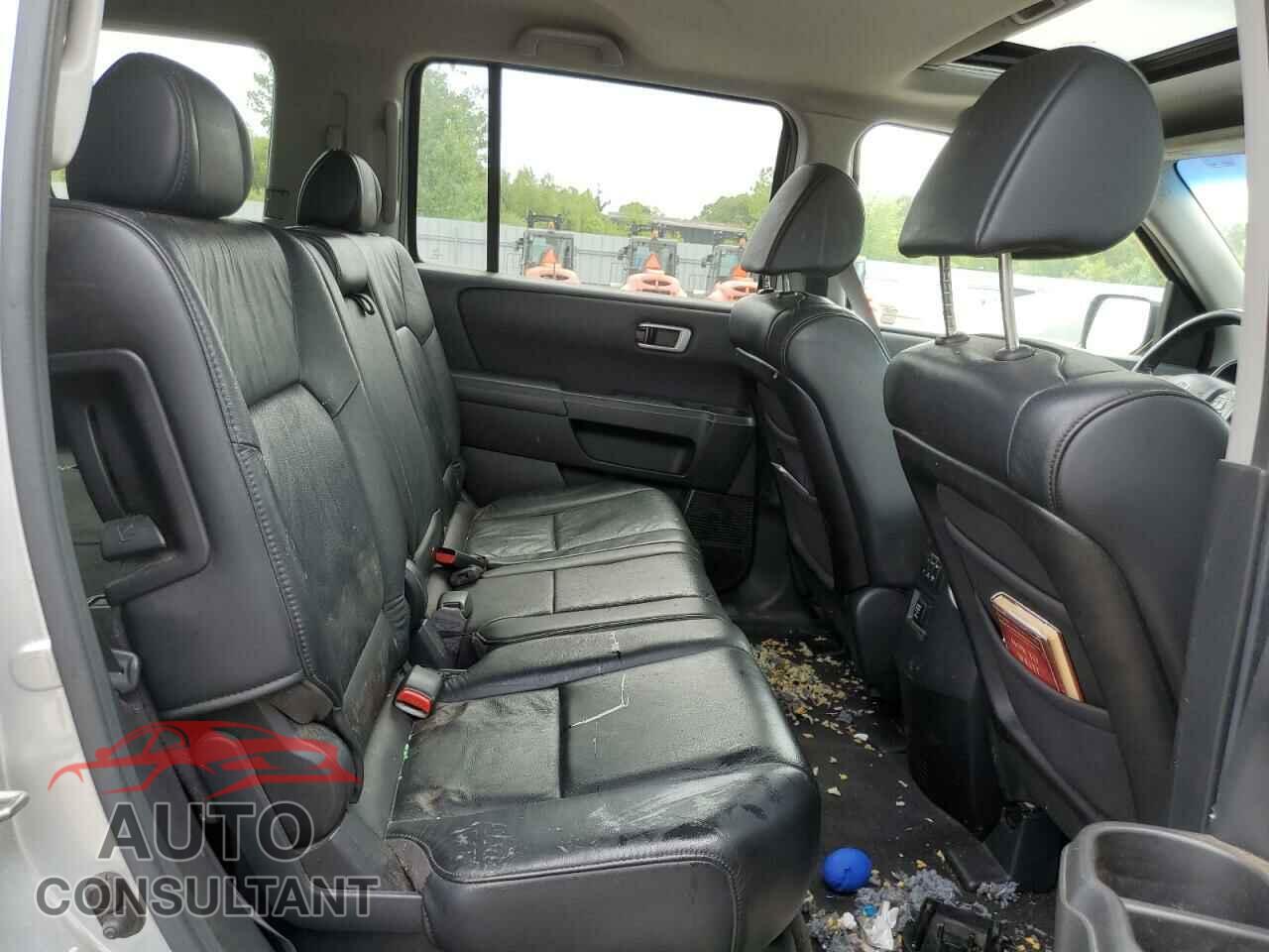 HONDA PILOT 2011 - 5FNYF4H54BB004355