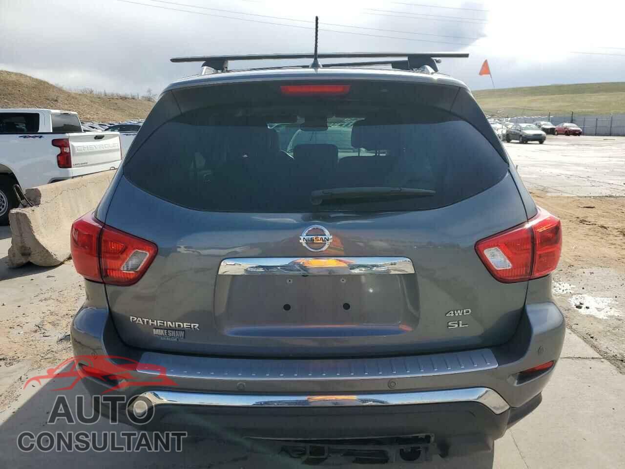 NISSAN PATHFINDER 2017 - 5N1DR2MM7HC601475