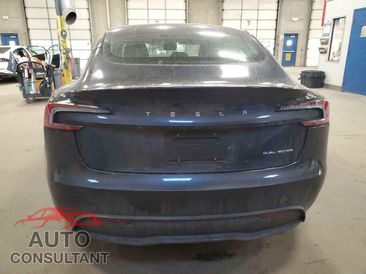 TESLA MODEL 3 2024 - 5YJ3E1EB9RF798589