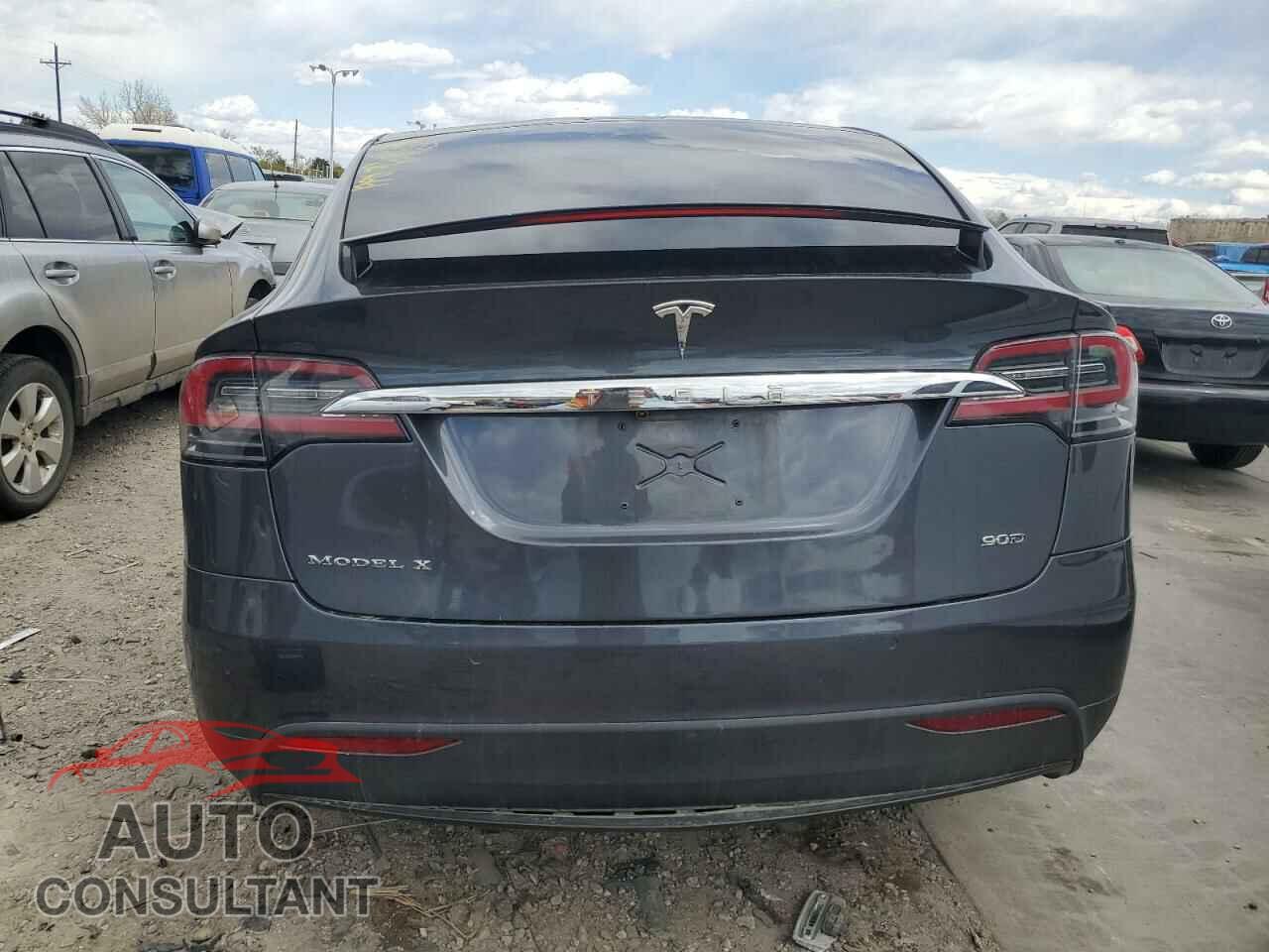 TESLA MODEL X 2016 - 5YJXCBE21GF021351