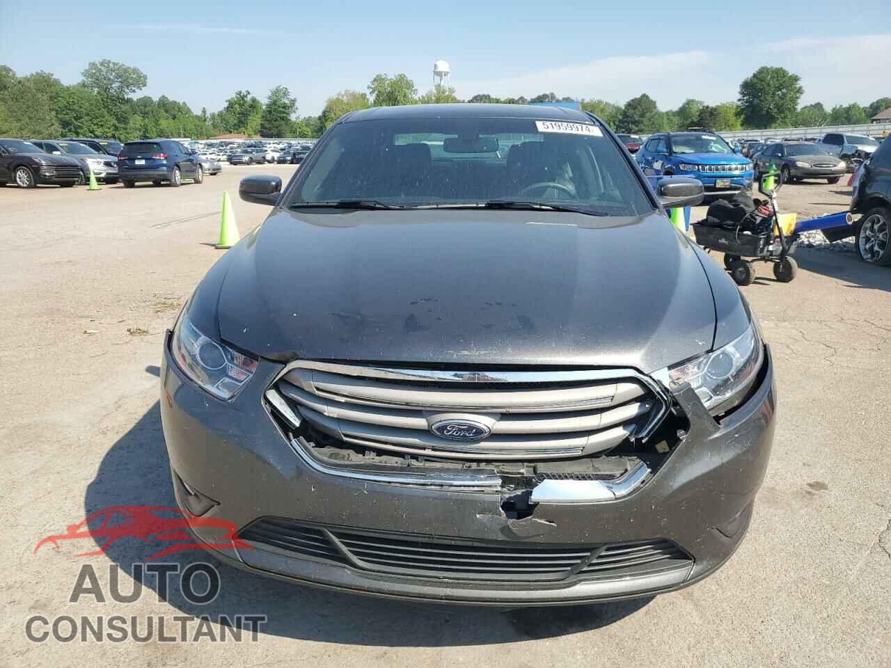 FORD TAURUS 2018 - 1FAHP2E84JG127616
