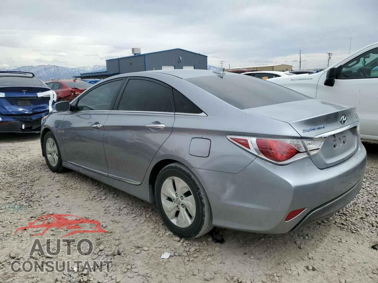 HYUNDAI SONATA 2015 - KMHEC4A46FA121202