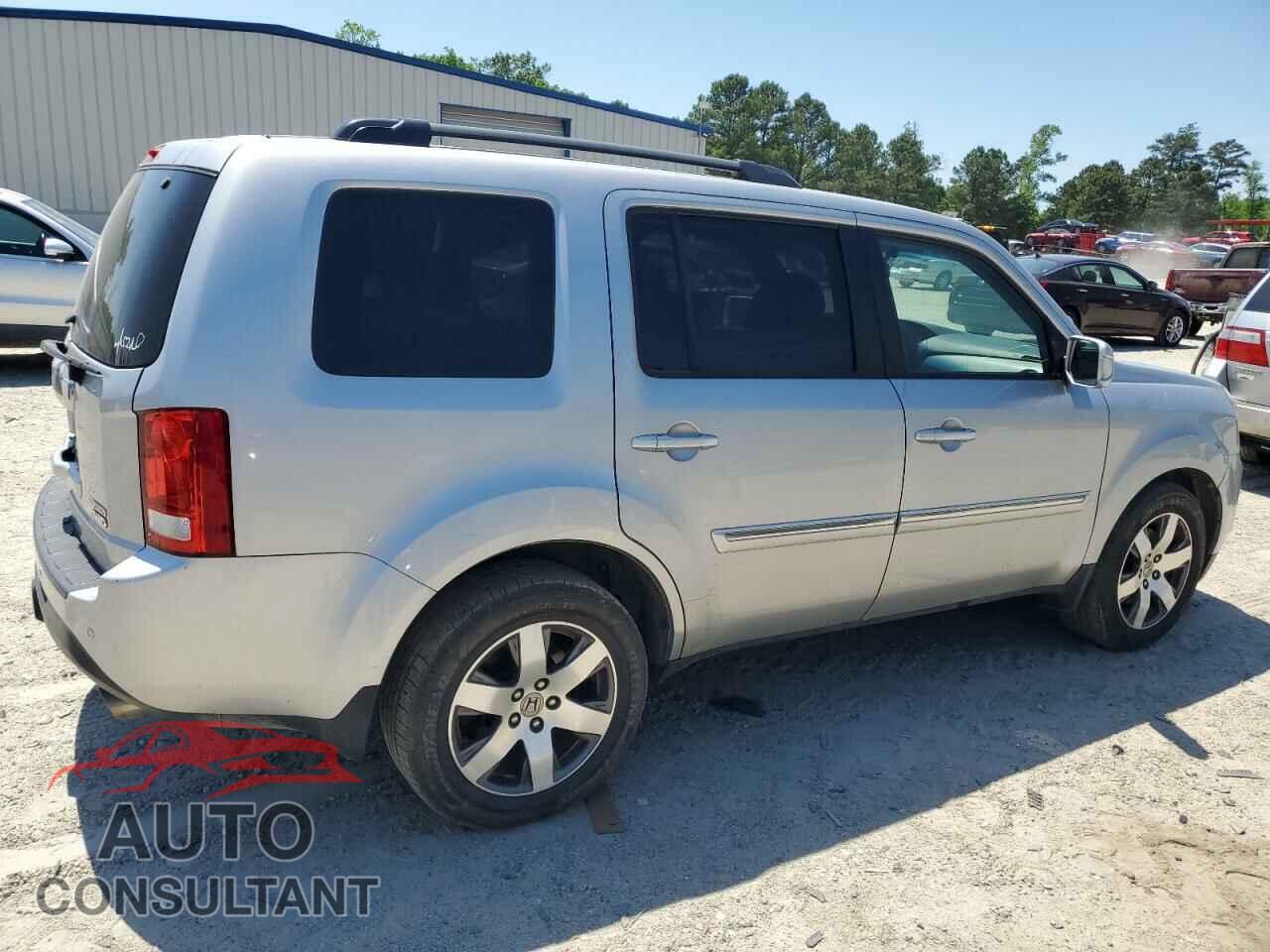 HONDA PILOT 2015 - 5FNYF4H99FB061126