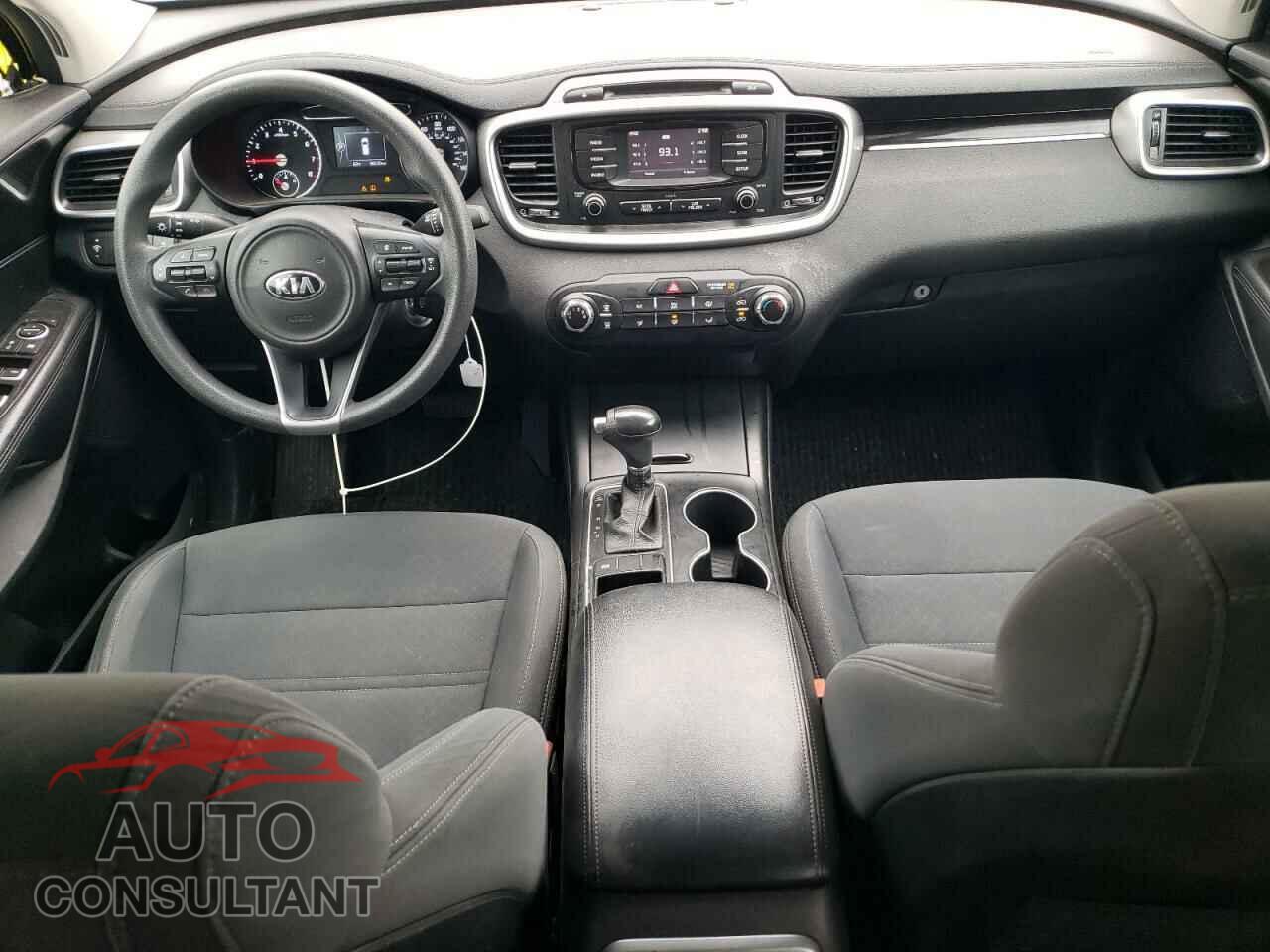KIA SORENTO 2017 - 5XYPG4A32HG213225