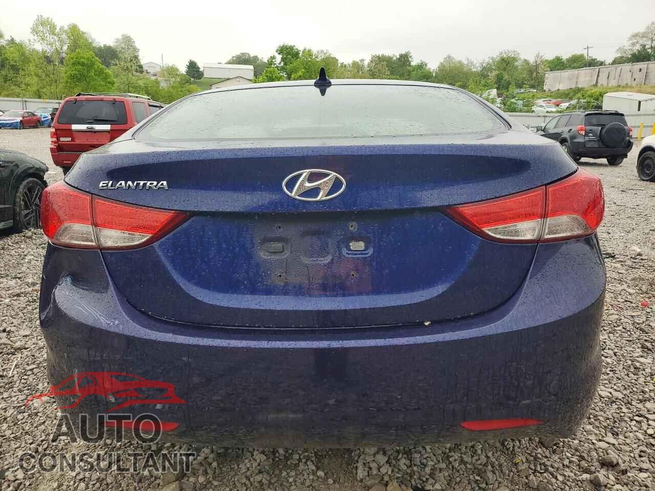 HYUNDAI ELANTRA 2013 - 5NPDH4AE7DH243311