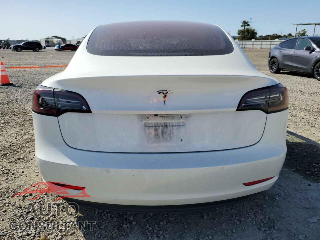 TESLA MODEL 3 2018 - 5YJ3E1EA3JF011213