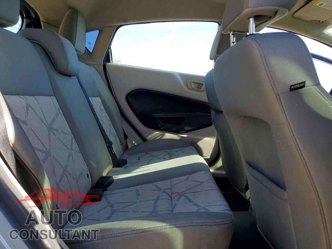 FORD FIESTA 2013 - 3FADP4EJ1DM215000