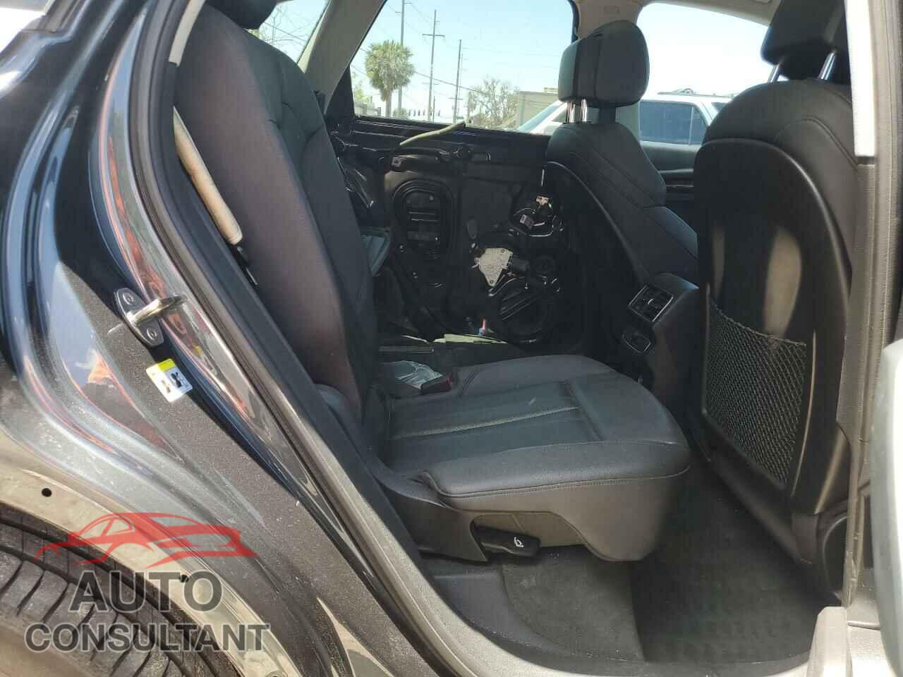 AUDI Q5 2018 - WA1BNAFY8J2052182