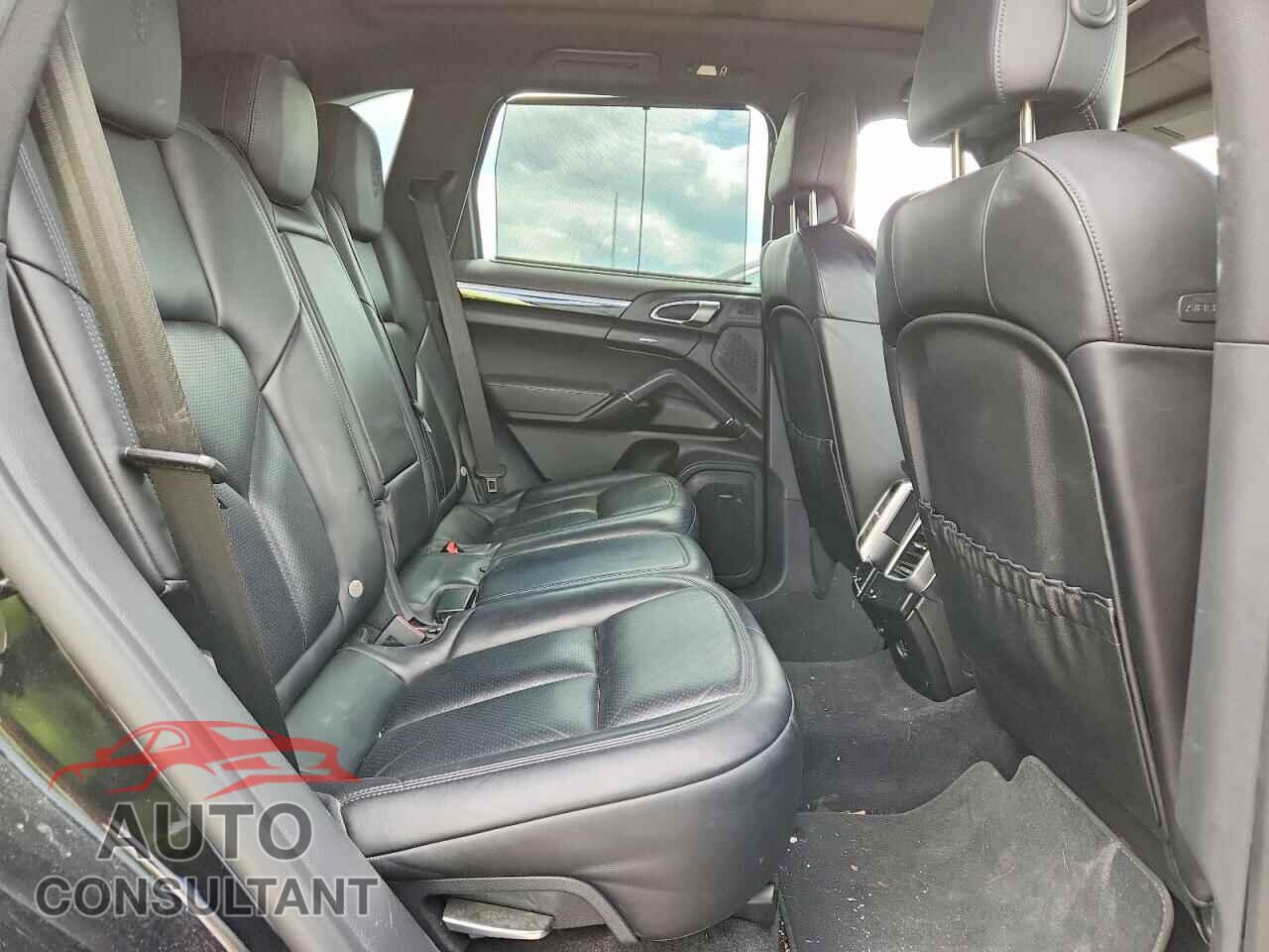 PORSCHE CAYENNE 2017 - WP1AA2A20HKA83554