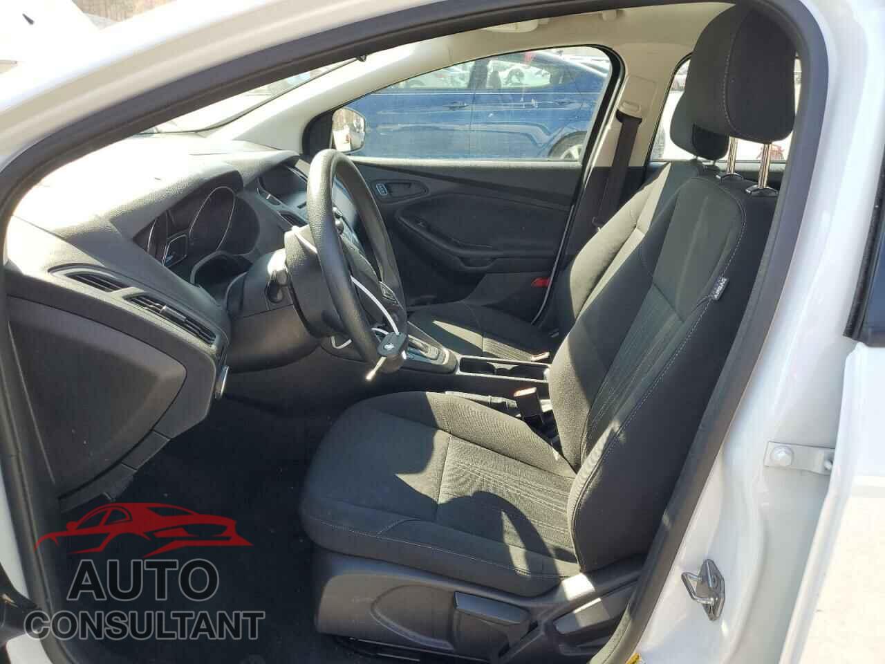 FORD FOCUS 2015 - 1FADP3E27FL350327