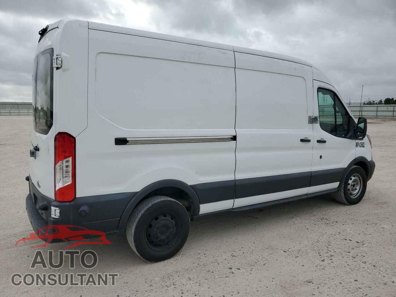 FORD TRANSIT 2018 - 1FTYR2CM4JKA47461