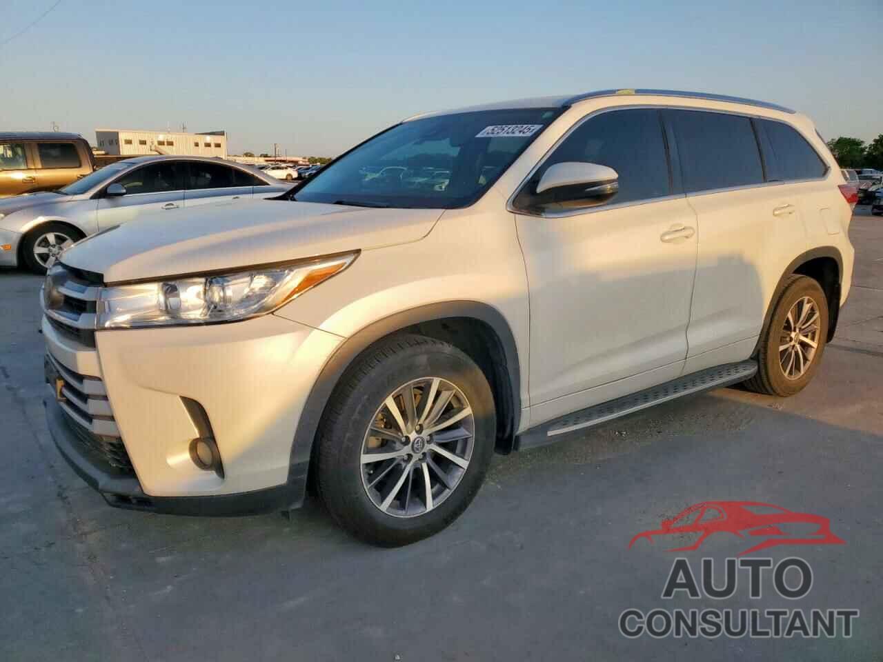 TOYOTA HIGHLANDER 2017 - 5TDKZRFH1HS517235