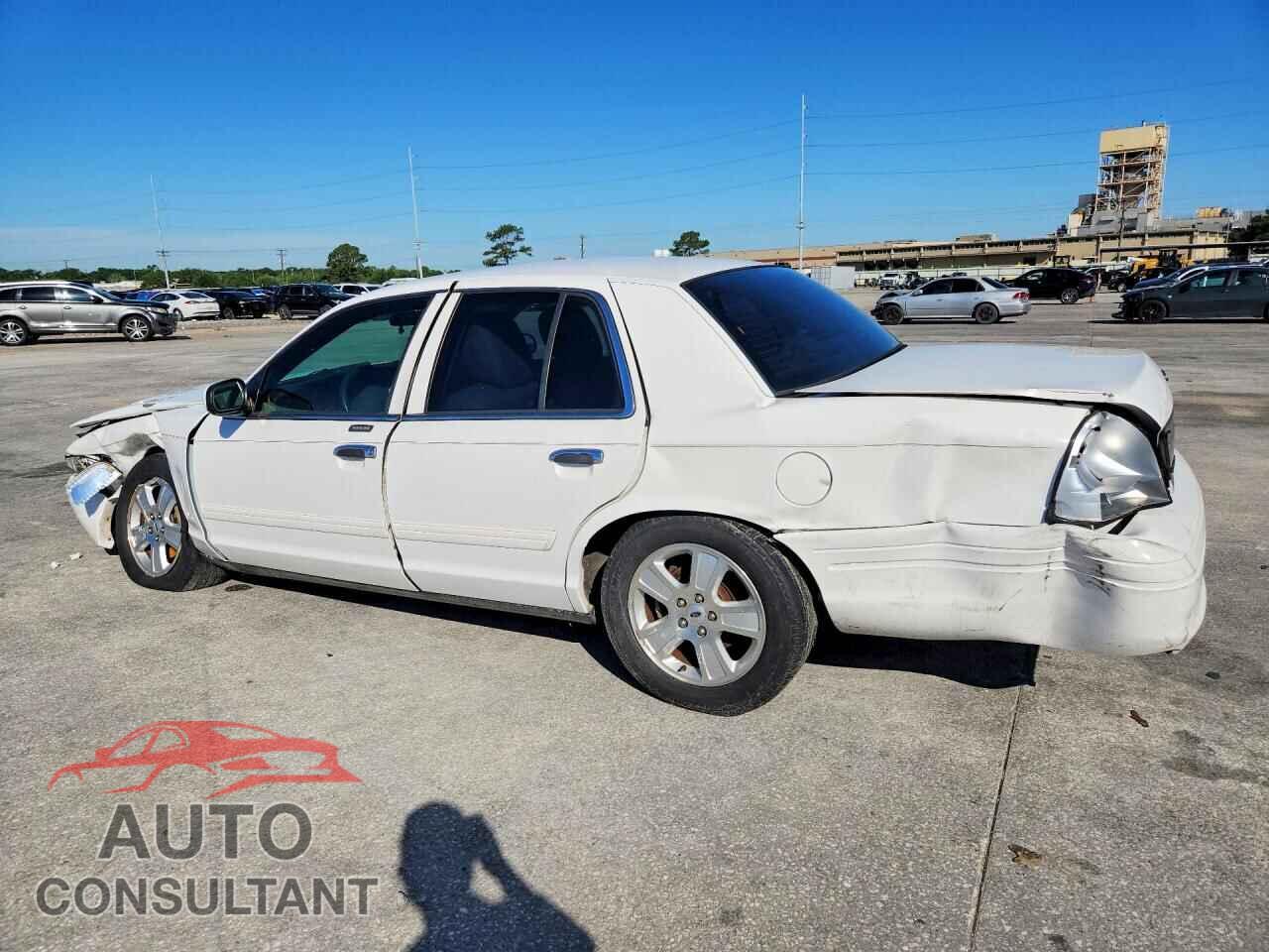 FORD CROWN VIC 2011 - 2FABP7EV3BX165939