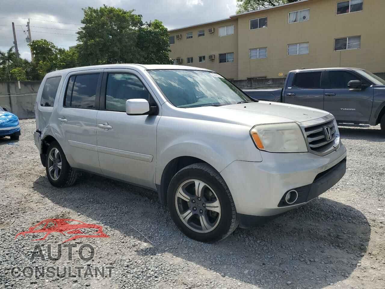 HONDA PILOT 2015 - 5FNYF3H3XFB026956