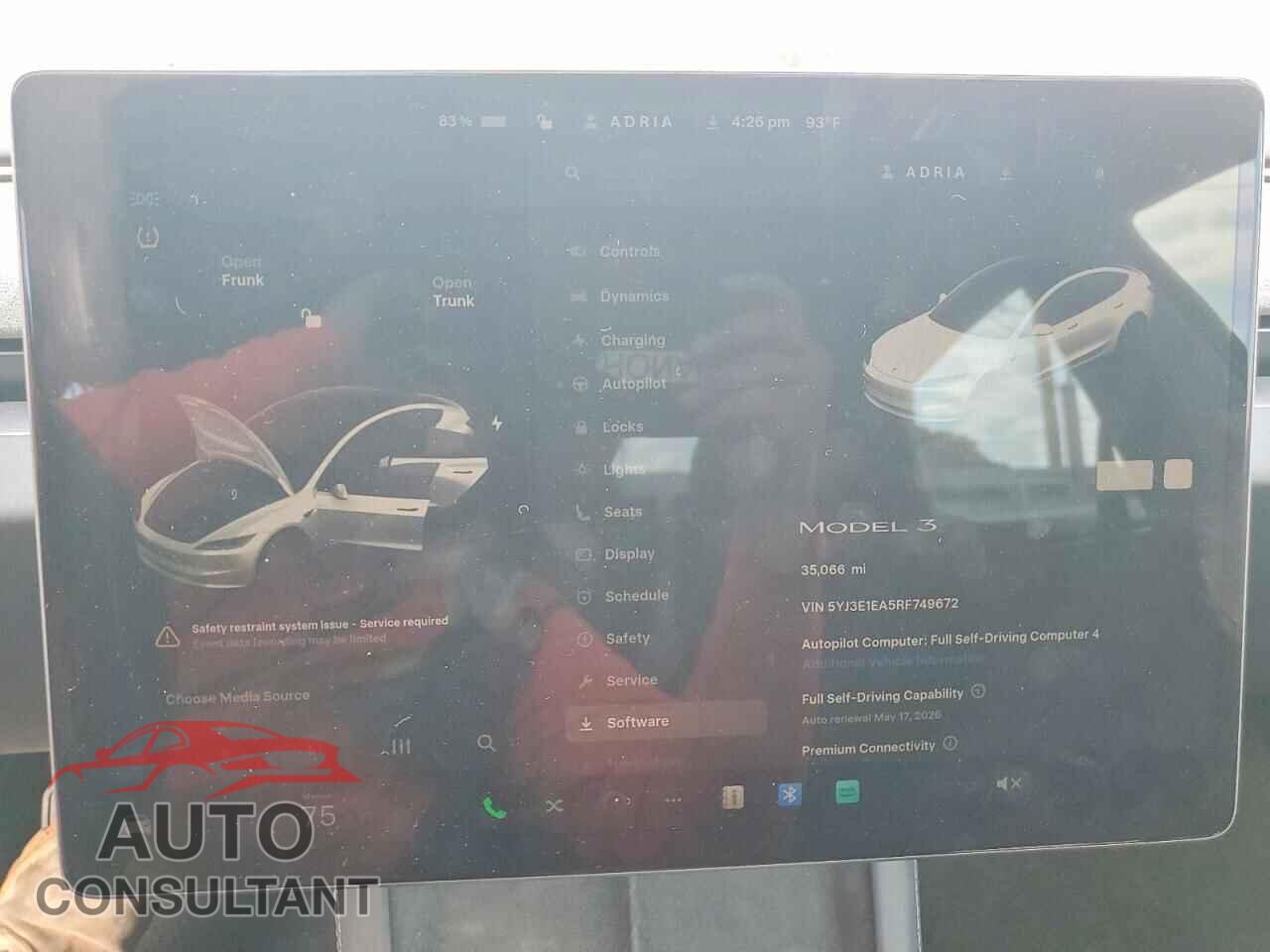 TESLA MODEL 3 2024 - 5YJ3E1EA5RF749672
