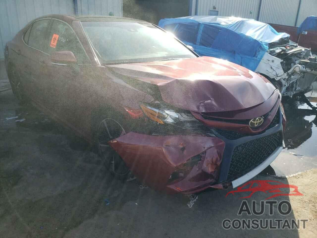 TOYOTA CAMRY 2018 - 4T1B61HK8JU508113