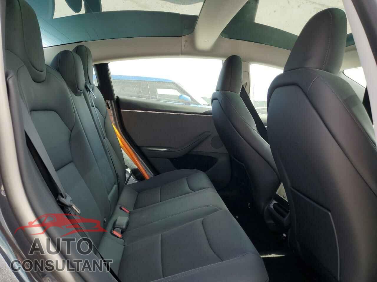 TESLA MODEL 3 2025 - 5YJ3E1EA3SF974534