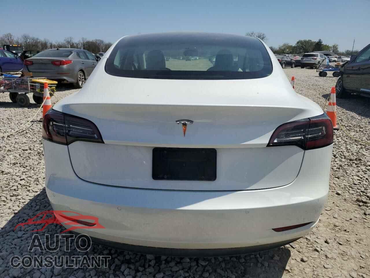 TESLA MODEL 3 2021 - 5YJ3E1EA8MF915627