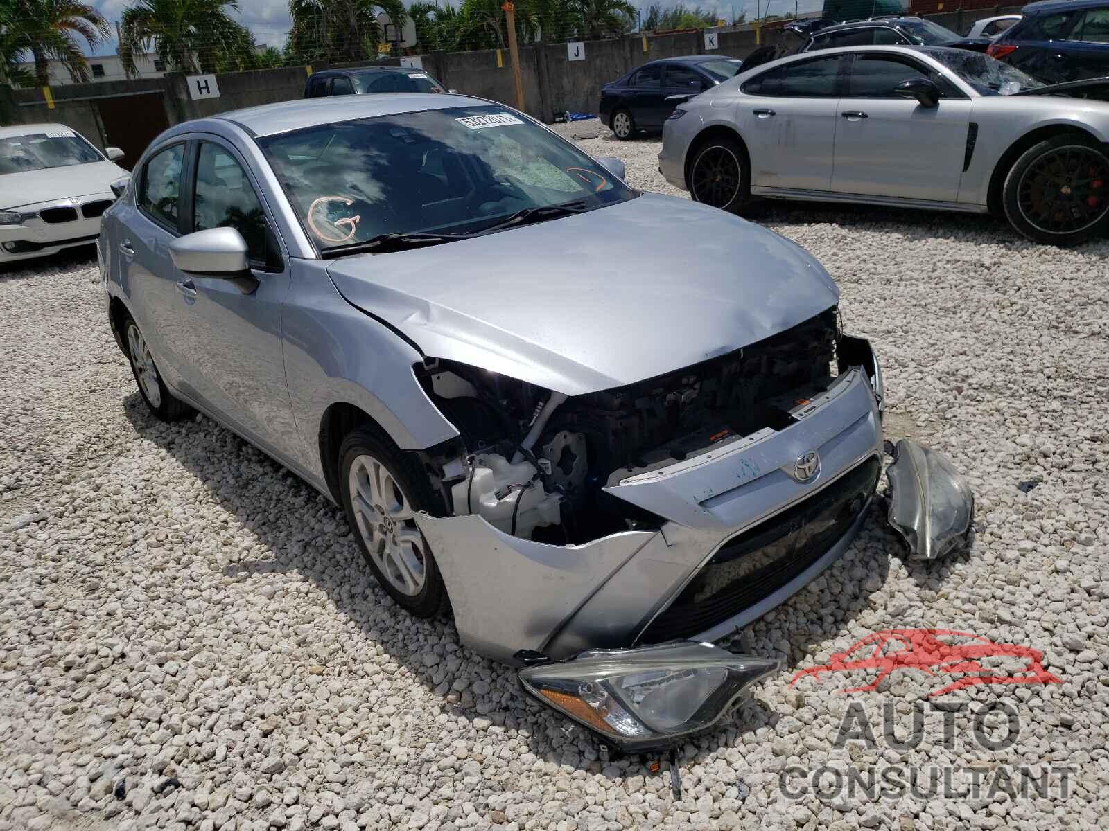 TOYOTA YARIS 2017 - 3MYDLBYV9HY157436
