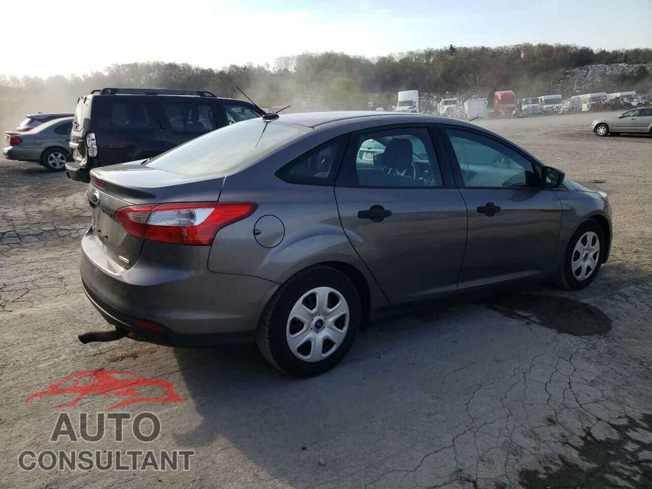 FORD FOCUS 2013 - 1FADP3E28DL136444