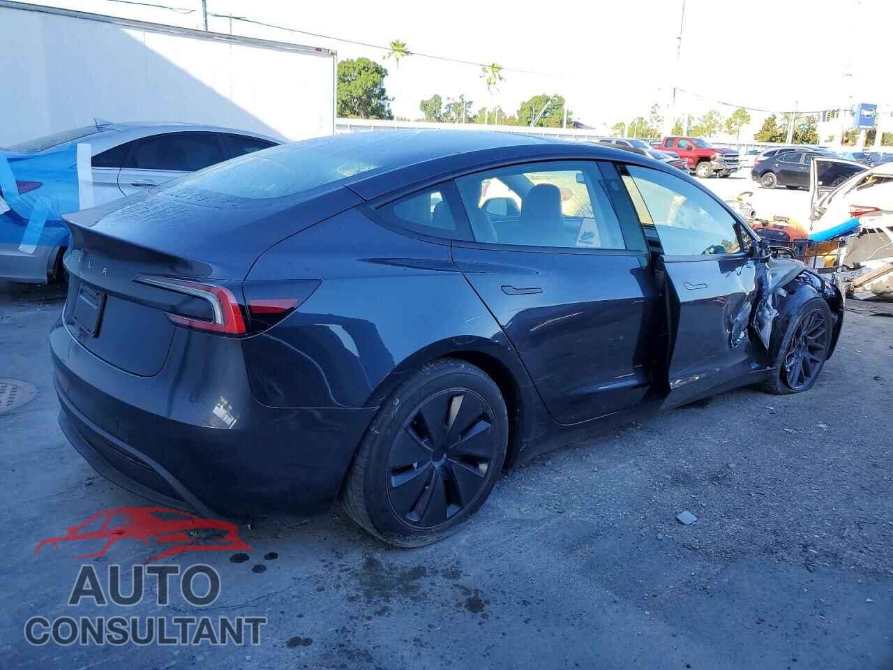 TESLA MODEL 3 2024 - 5YJ3E1EA3RF744129
