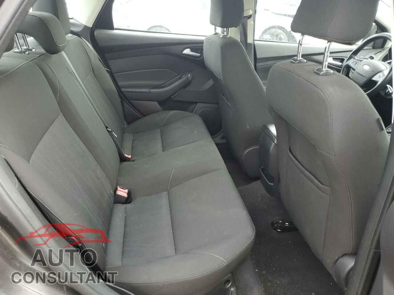 FORD FOCUS 2015 - 1FADP3F20FL267322