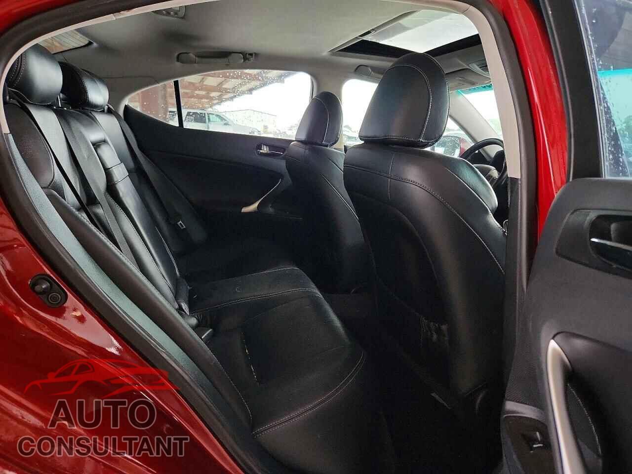 LEXUS IS 2011 - JTHBE5C20B5028132