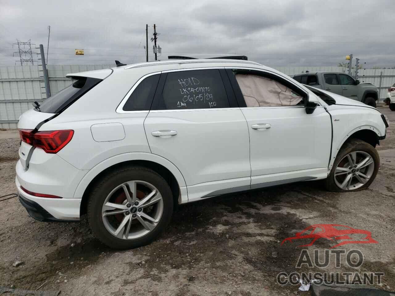 AUDI Q3 2022 - WA1EECF32N1030039