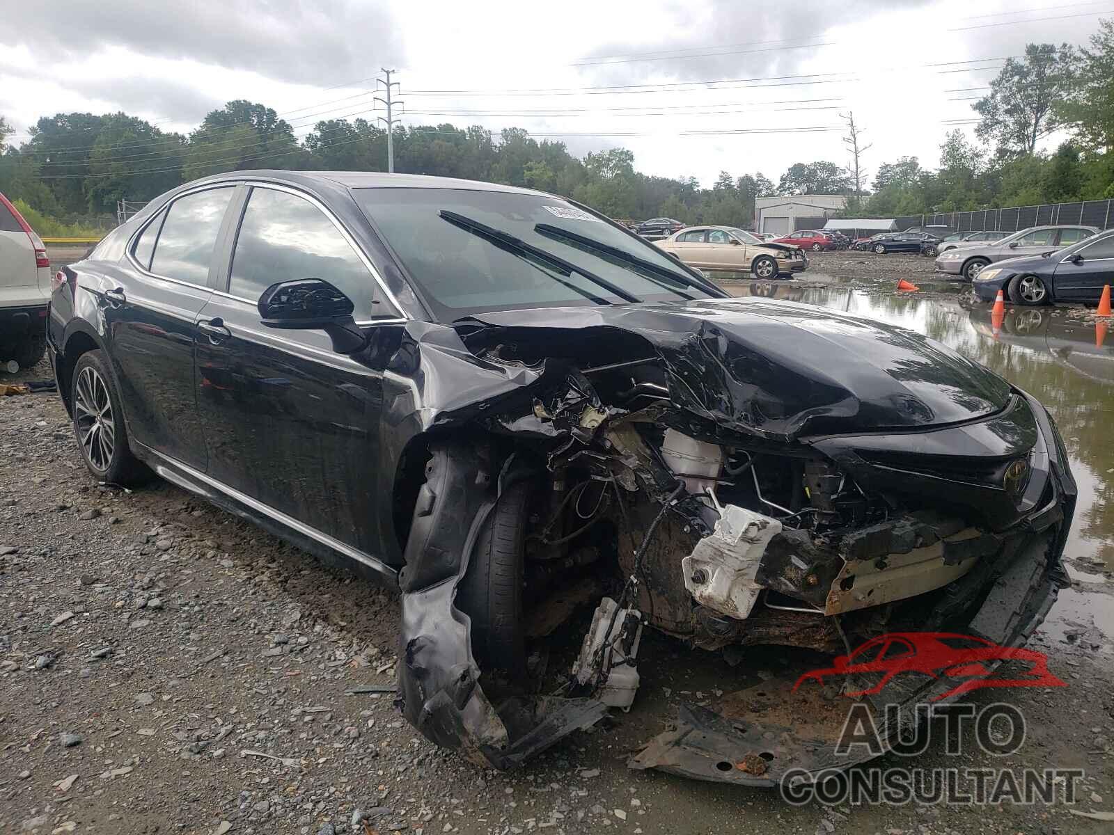 TOYOTA CAMRY 2018 - 4T1B11HK1JU584156