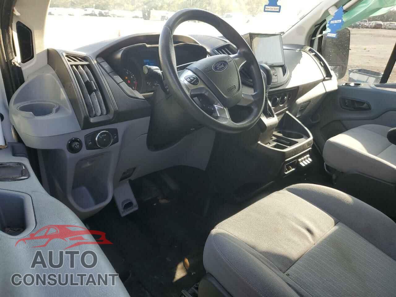 FORD TRANSIT 2017 - 1FTYR2YM7HKB51963