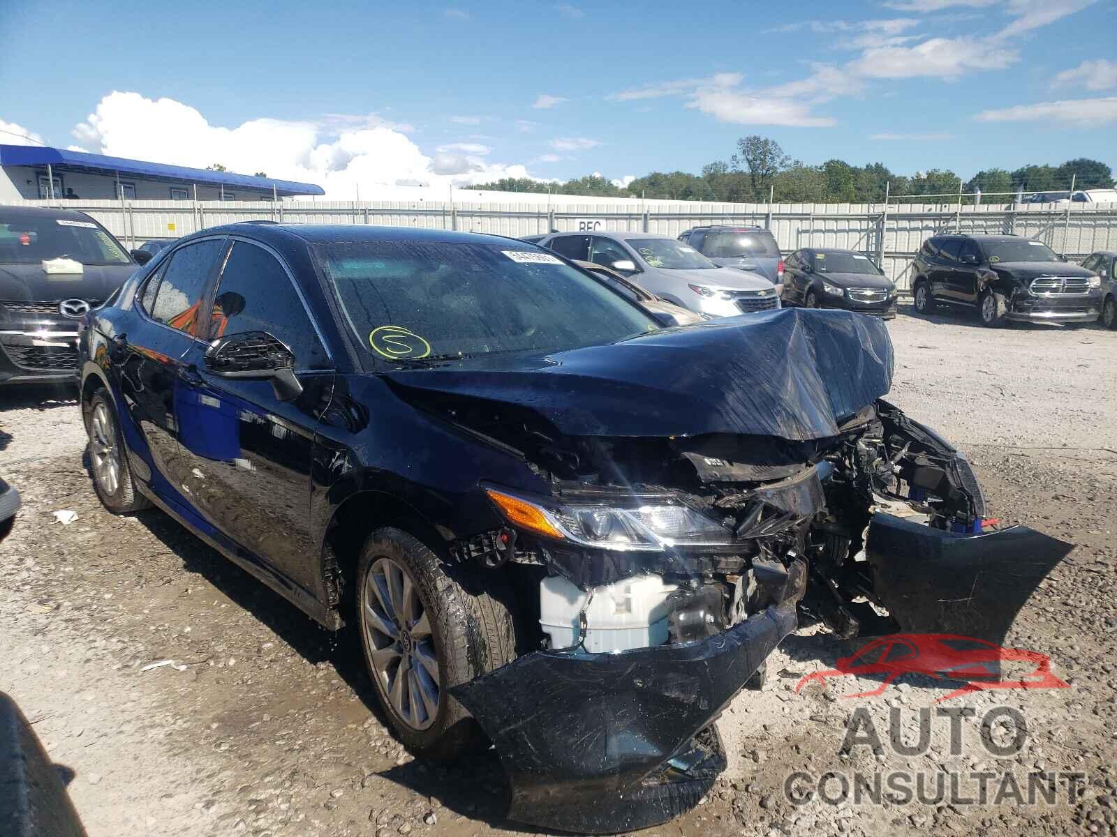 TOYOTA CAMRY 2018 - 4T1B11HK6JU517469