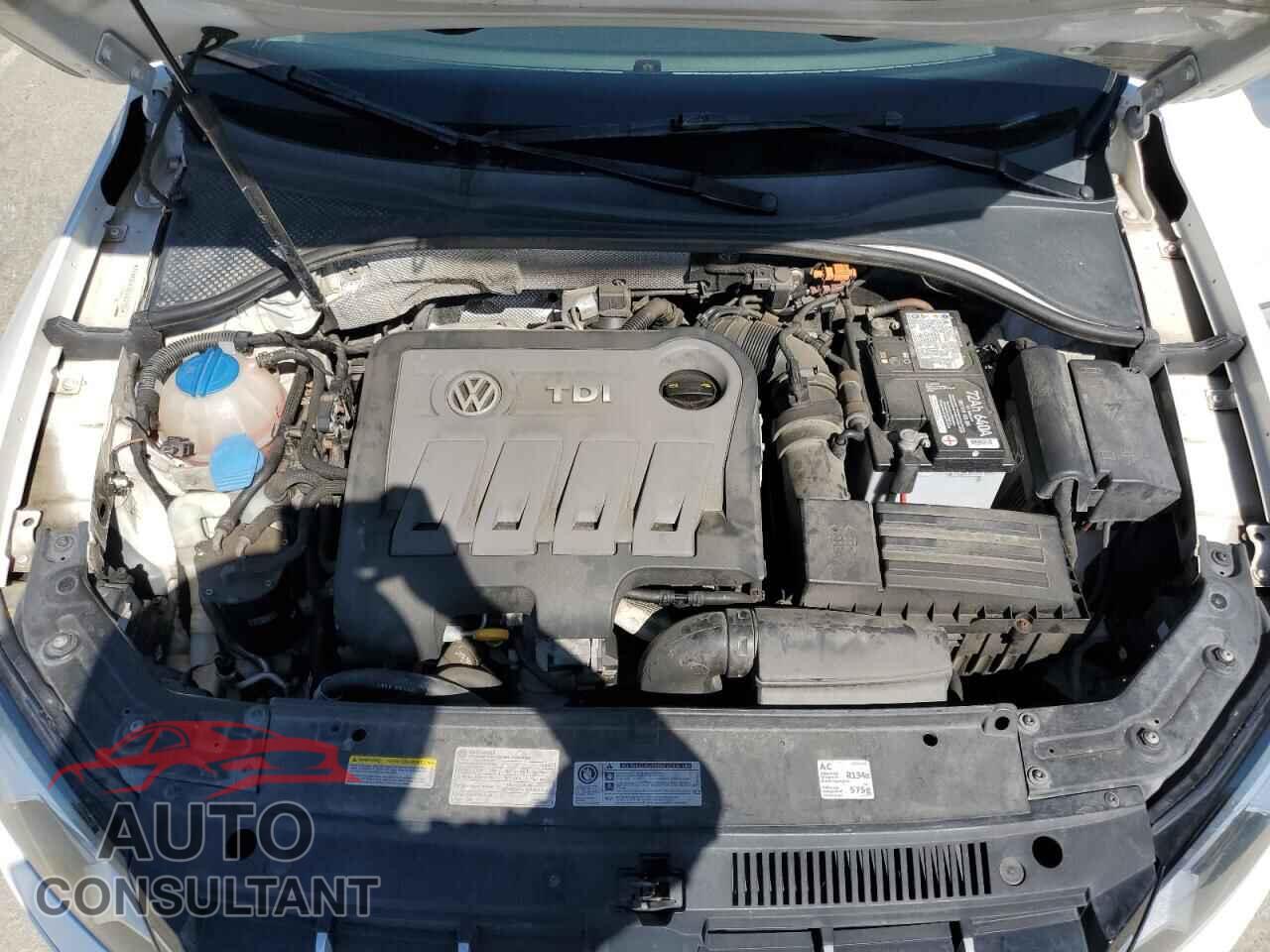 VOLKSWAGEN PASSAT 2014 - 1VWCN7A30EC022793