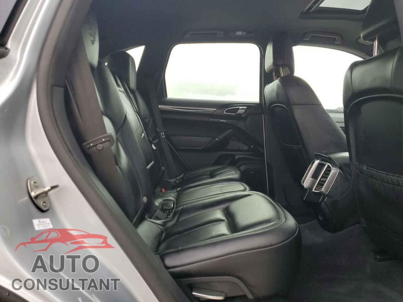 PORSCHE CAYENNE 2017 - WP1AA2A23HKA81295