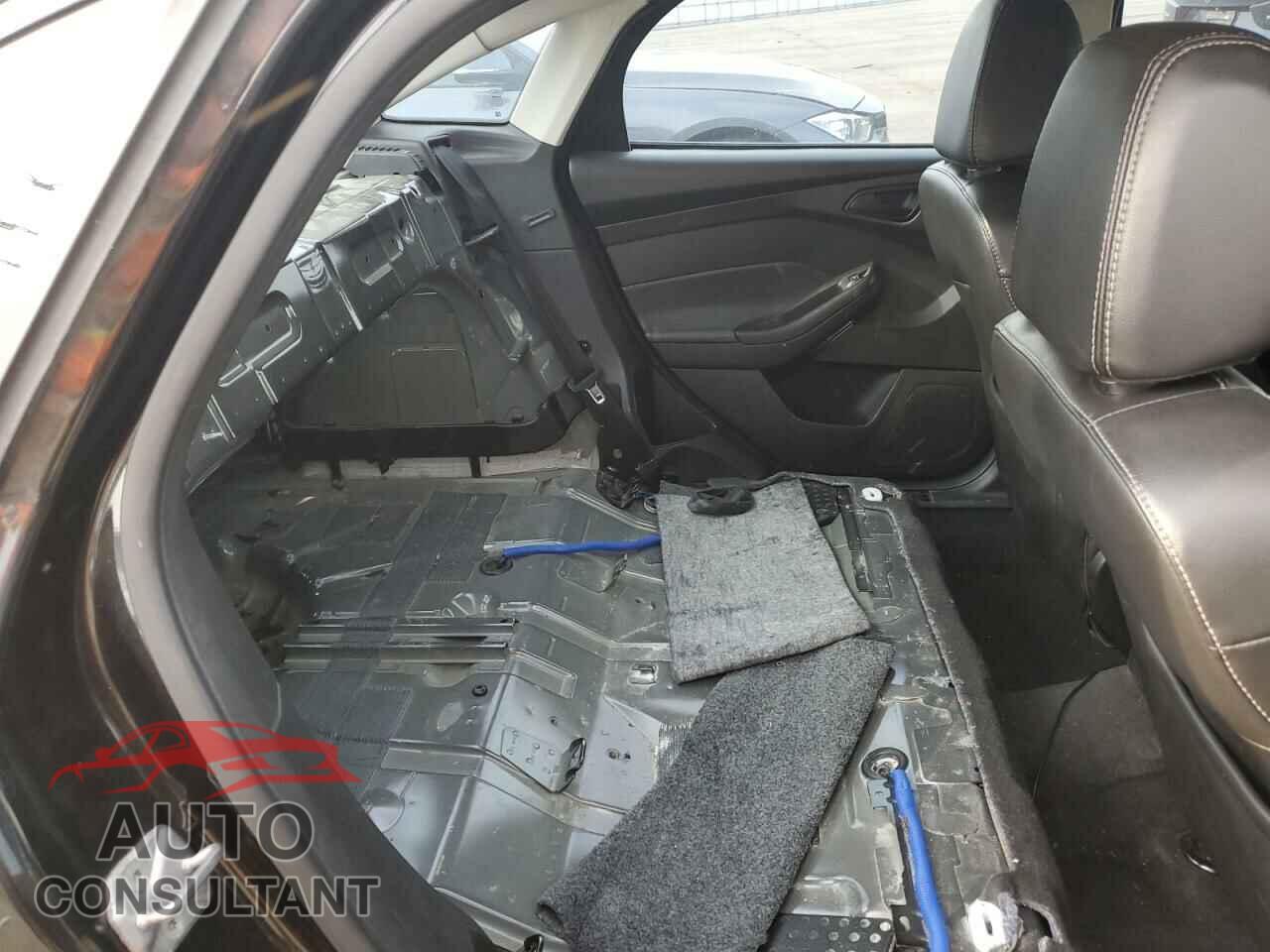 FORD FOCUS 2012 - 1FAHP3F26CL447921