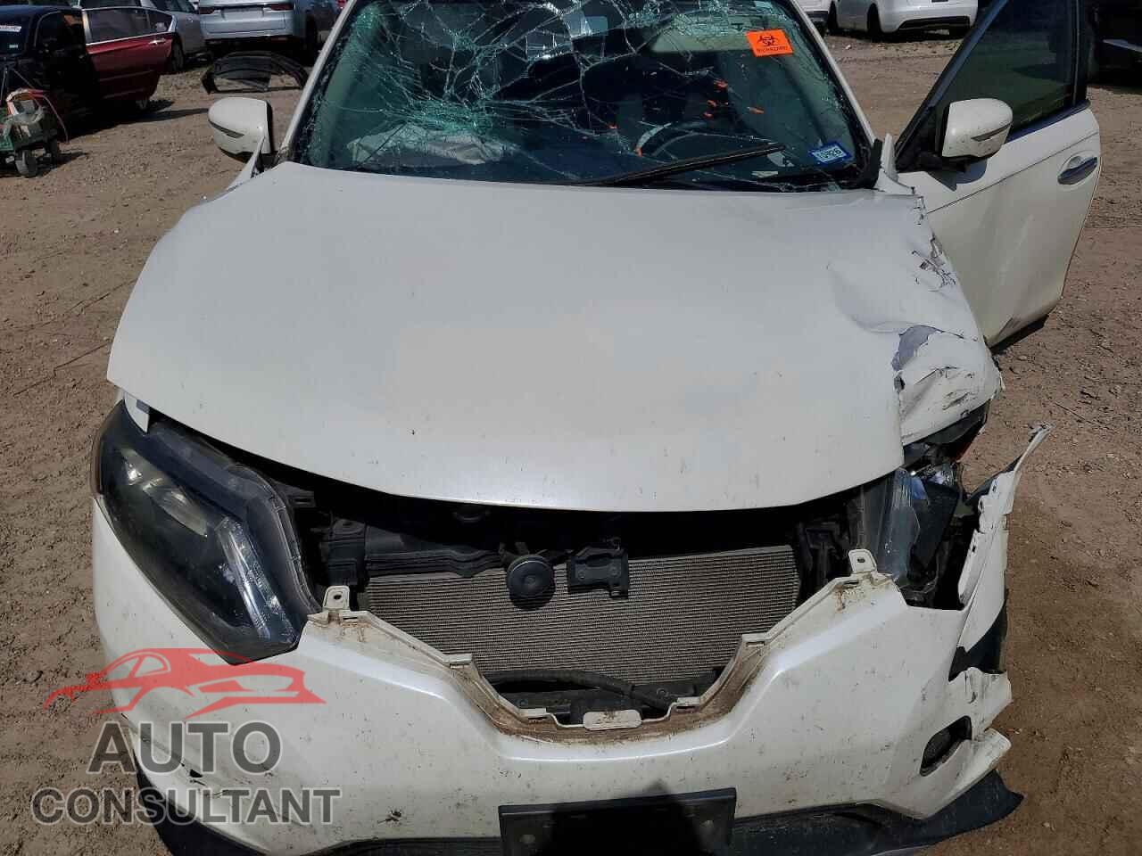 NISSAN ROGUE 2015 - KNMAT2MT6FP540027