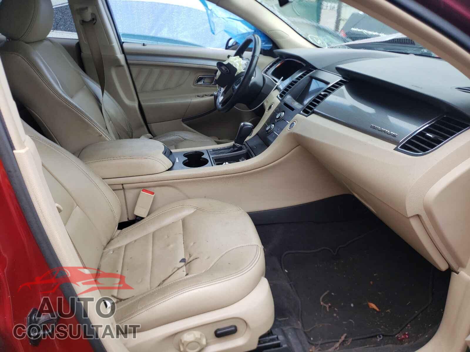 FORD TAURUS 2018 - 1FAHP2E89JG102002