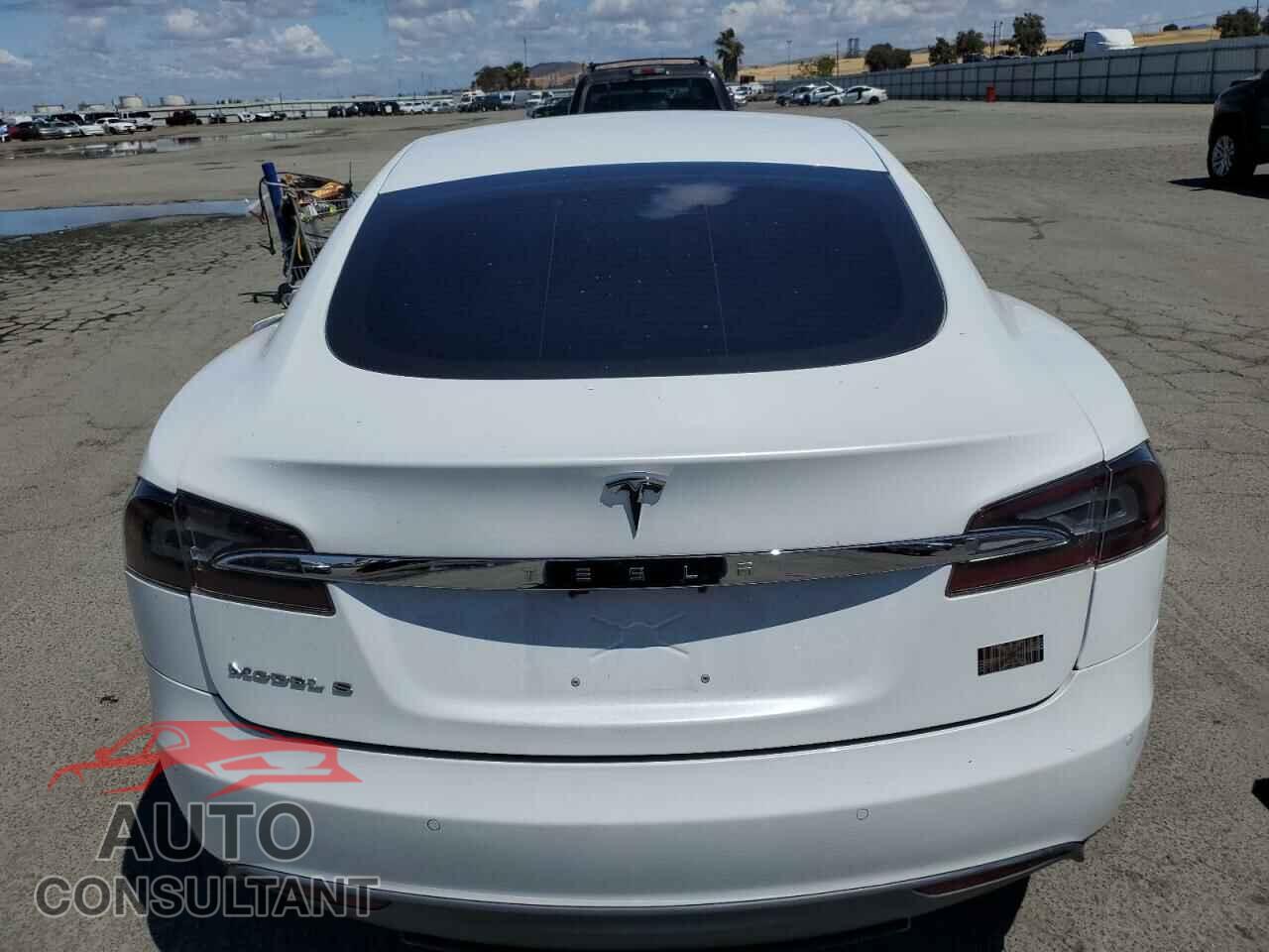 TESLA MODEL S 2015 - 5YJSA1S27FF085522
