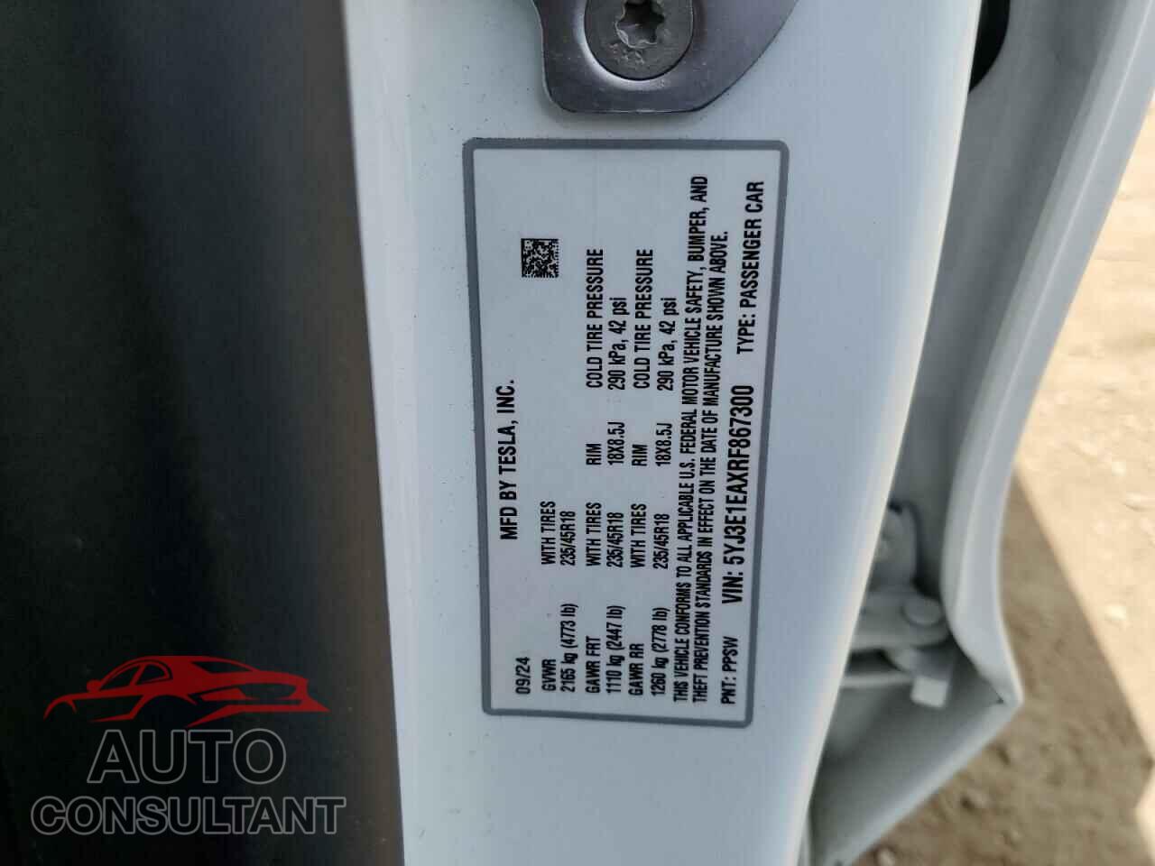 TESLA MODEL 3 2024 - 5YJ3E1EAXRF867300